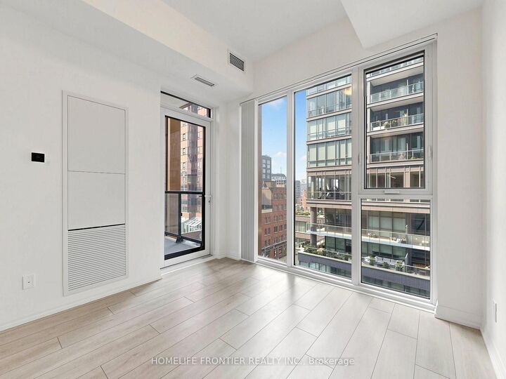 Property Photo:  400 King Street W 719  ON M5V 1K2 