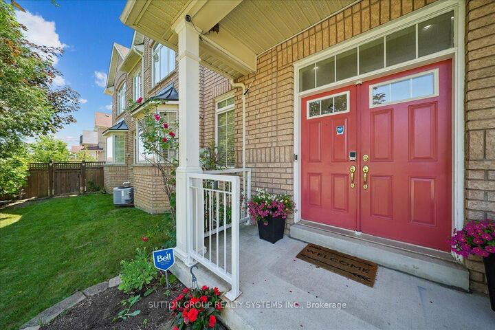 Property Photo: 3348 Sunlight Street ON L5M 0G8