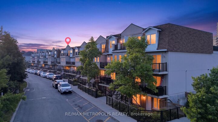 Property Photo:  3035 Finch Avenue W 1003  ON M9M 0A3 