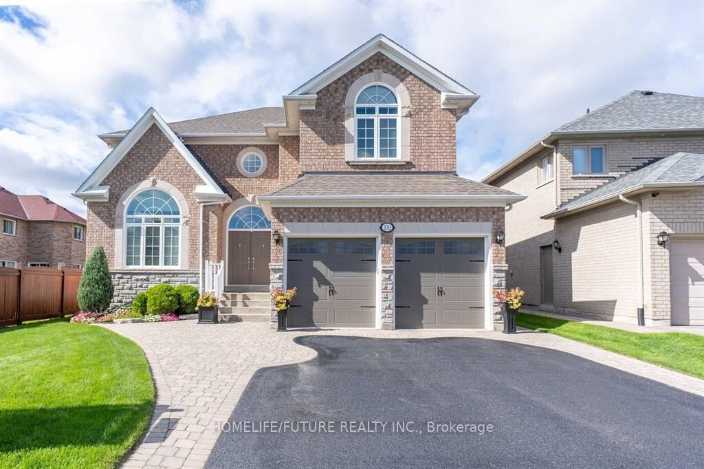 Property Photo: 109 Boxwood Crescent Main &Amp 2nd ON L3S 4A4