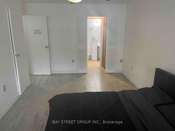 Property Photo:  