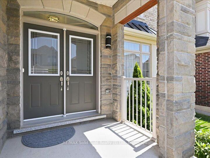 Property Photo: 39 Avanti Crescent ON L8B 1W7