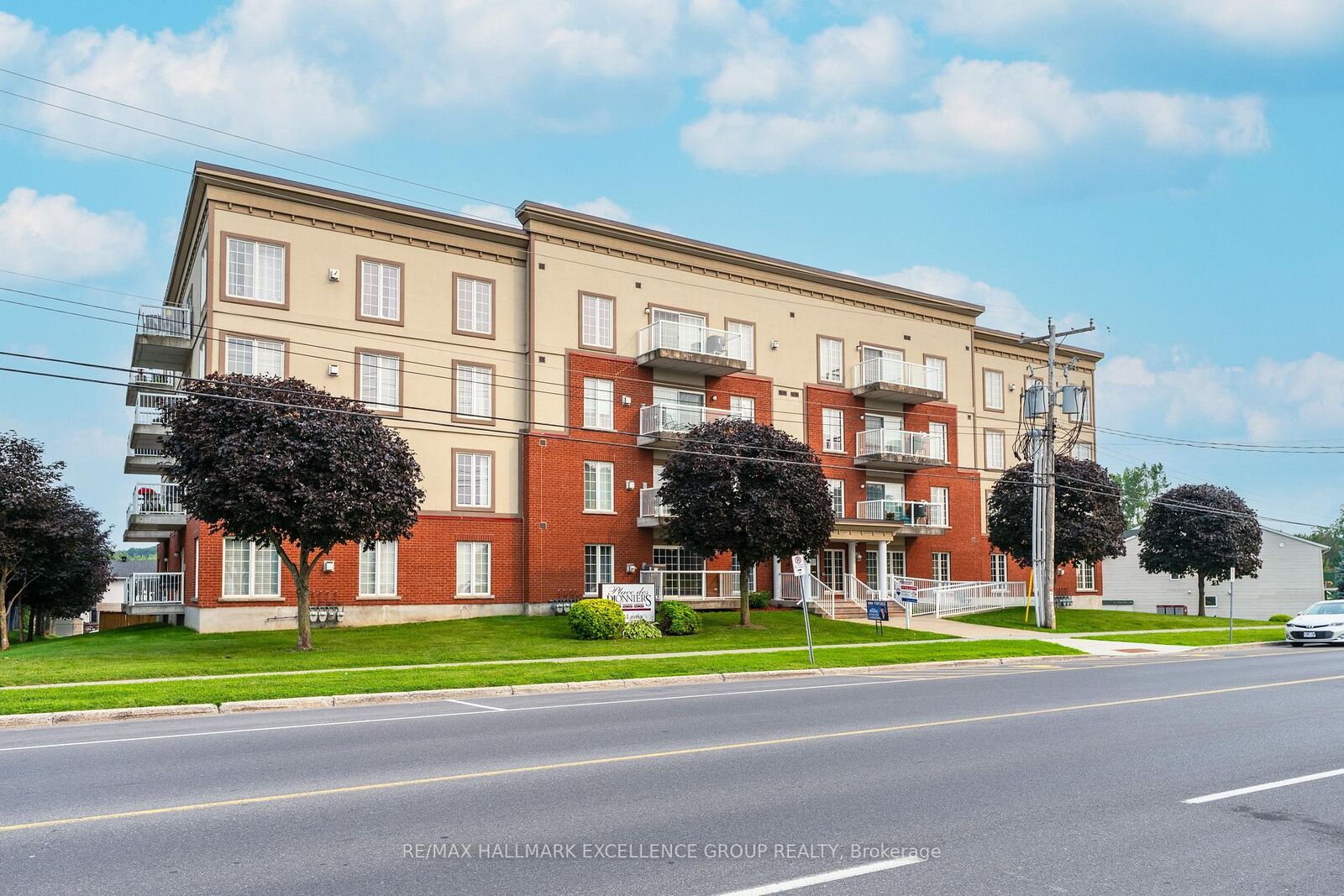 Property Photo: 2921 Laurier Street 406 ON K4K 1V2