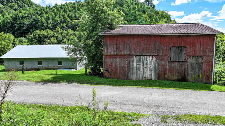 Property Photo: 2740 Dulaney Road TN 37818
