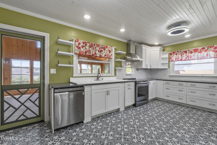 Property Photo: 703 Franklin Street TN 37745