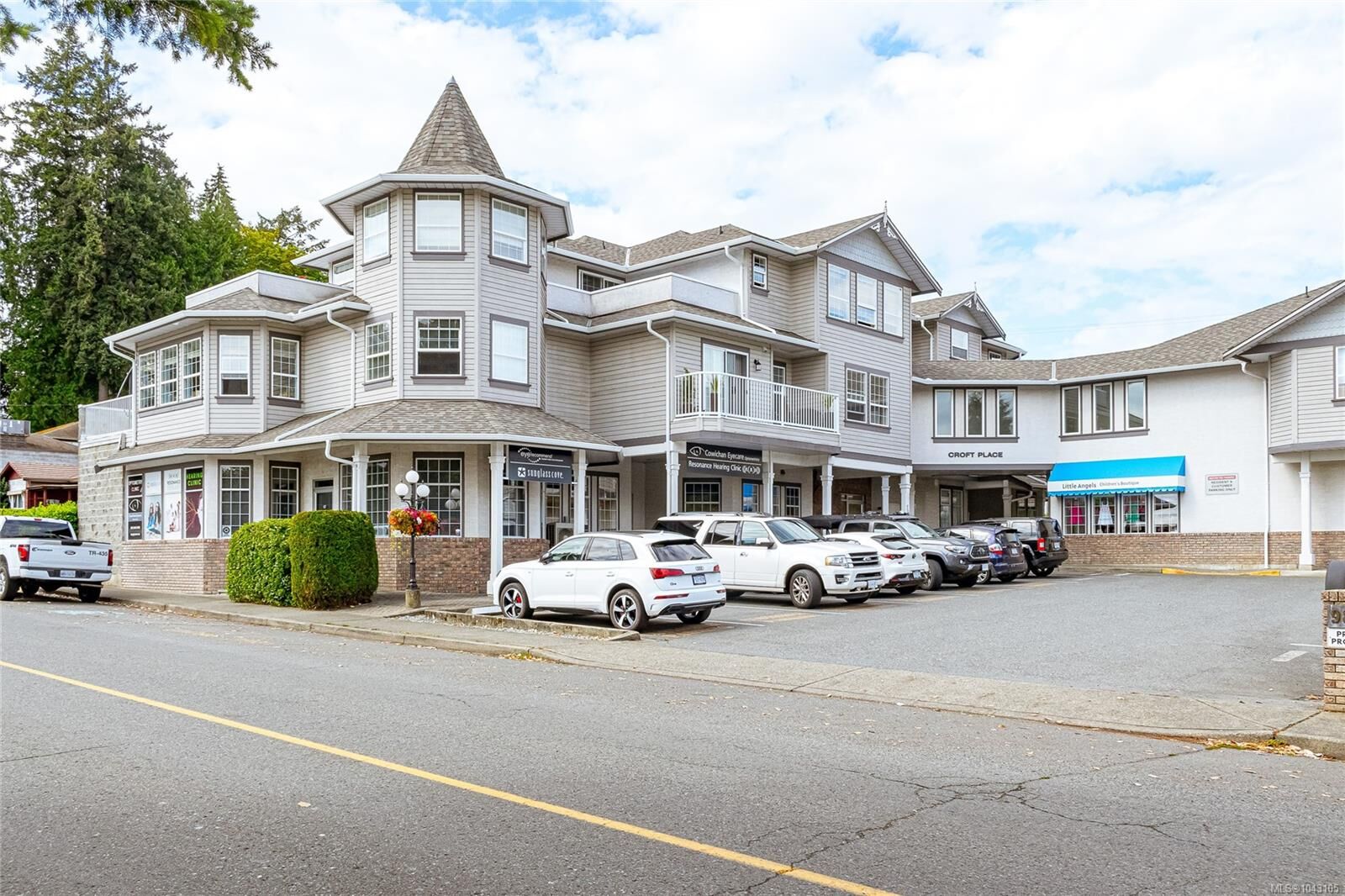 Property Photo: 9844 Croft St #202 BC V0R 1K0