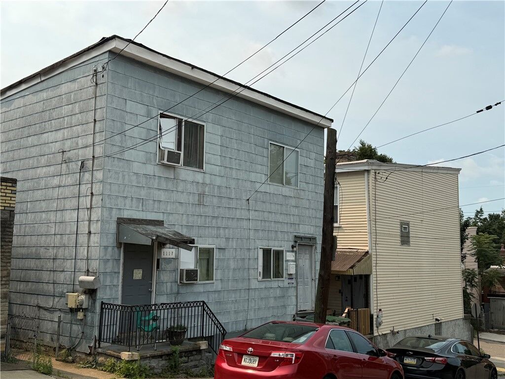 Property Photo: 1117 Hall St PA 15212
