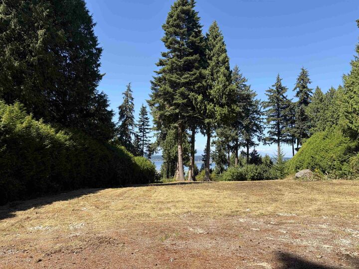 Property Photo: 13005 Crescent Road BC V4P 1J6