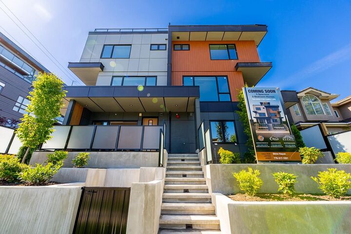 Property Photo: 676 E 22nd Avenue 2 BC V5V 1V4