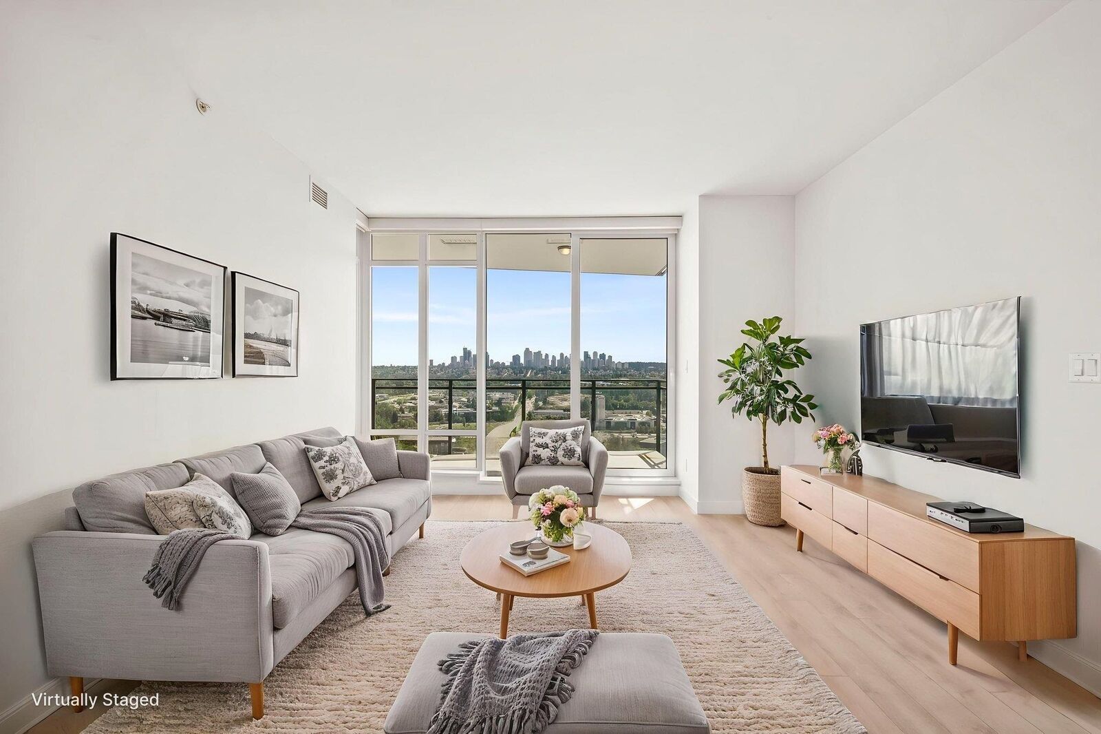Property Photo: 2085 Skyline Court 3307 BC V5C 0M6
