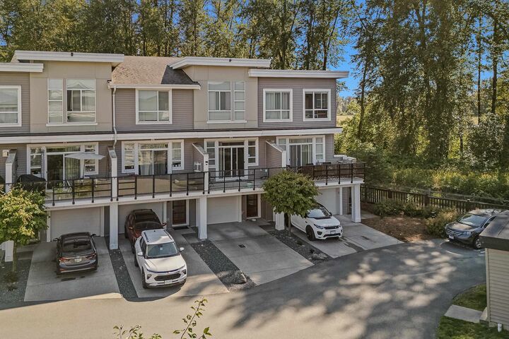 Property Photo: 8413 Midtown Way 9 BC V2P 0G7