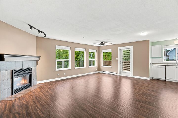 Property Photo: 33718 King Road 412 BC V2S 8J3