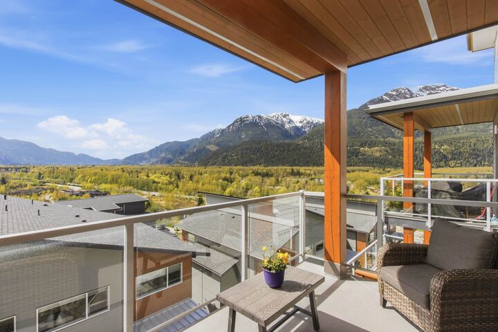 Property Photo: 41365 Skyridge Place 5 BC V8B 0Y6