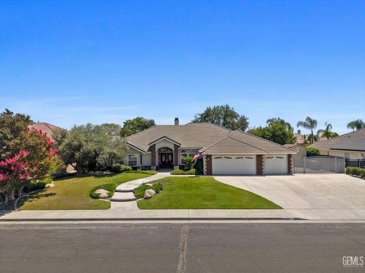 Property Photo: 14005 Austin Creek Avenue CA 93314