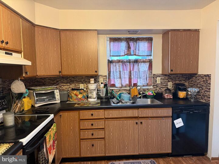 Property Photo: 831 Charlotte Way PA 17025
