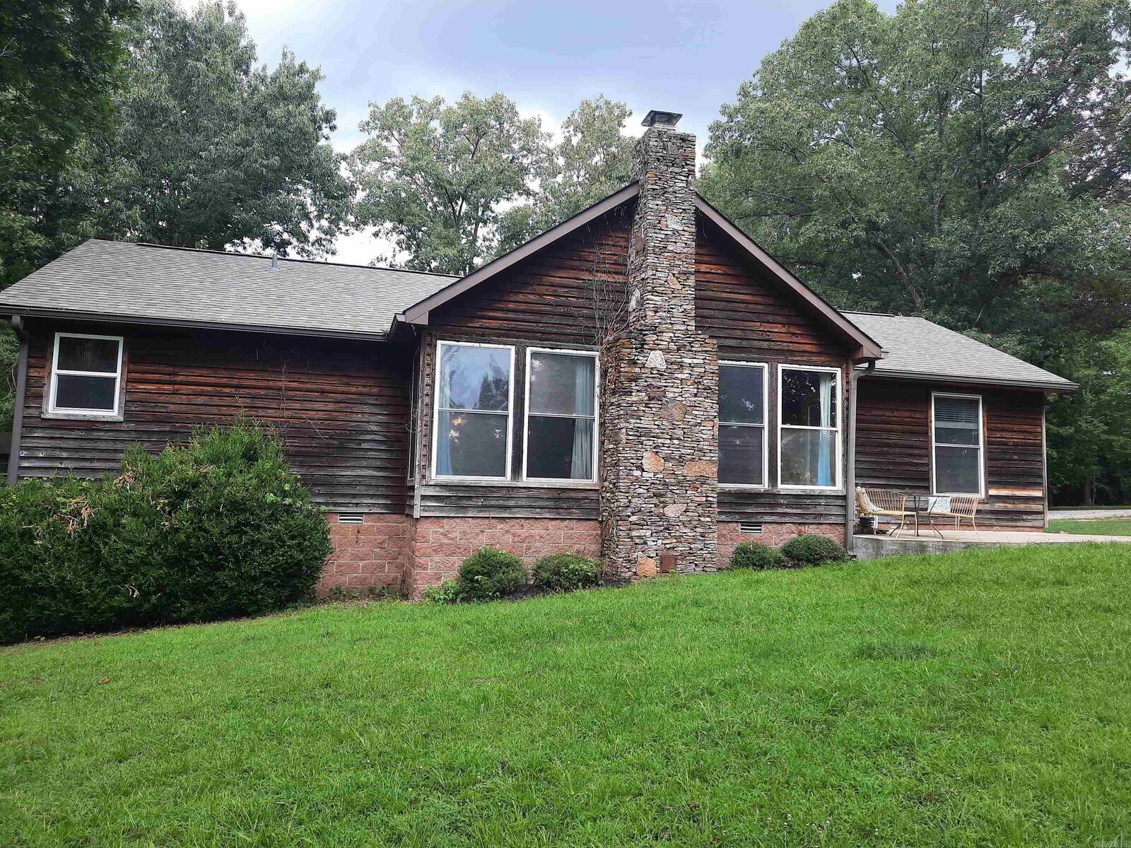 Property Photo:  102 Clella Ct.  AR 72560 