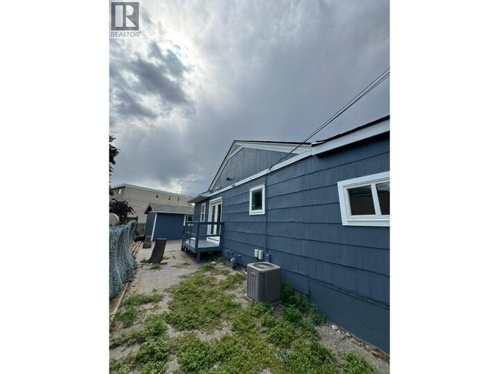 Property Photo: 121 Willow Street BC V2B 4C6