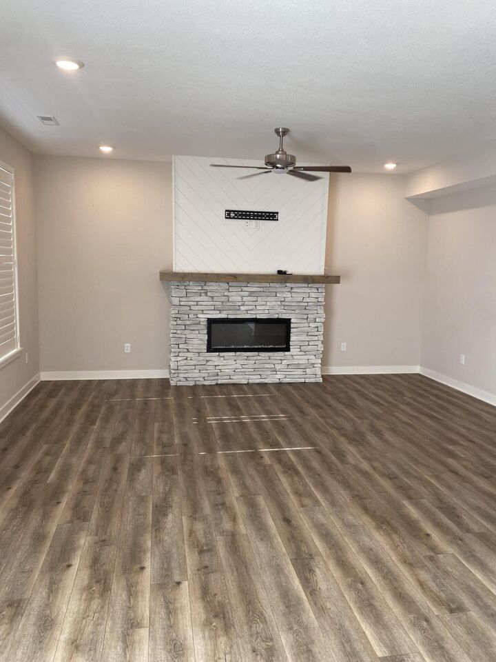 Property Photo: 4000 W Worley St MO 65203