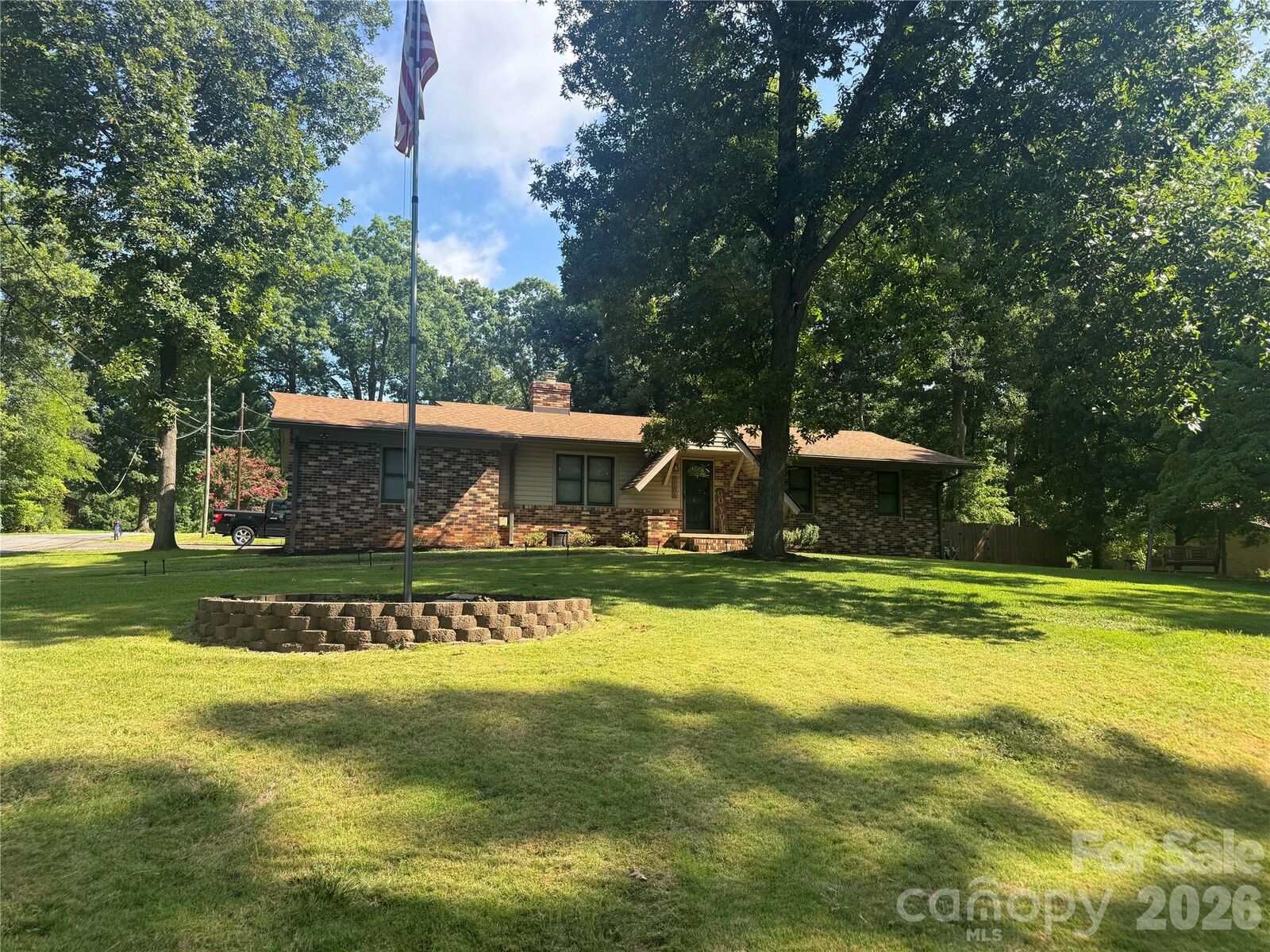 Property Photo: 1106 Robinhood Lane NC 28081