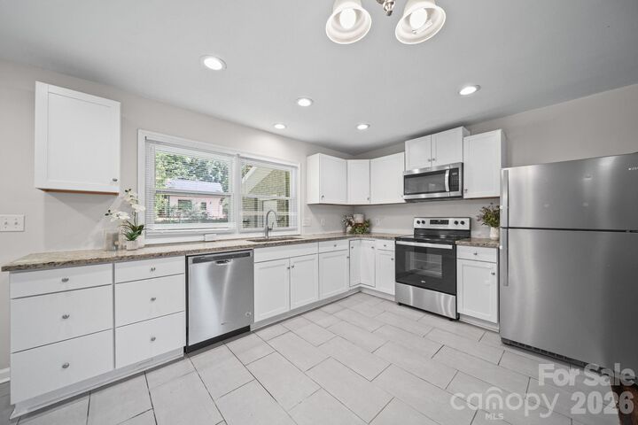 Property Photo:  4316 McKinley Drive  NC 28208 