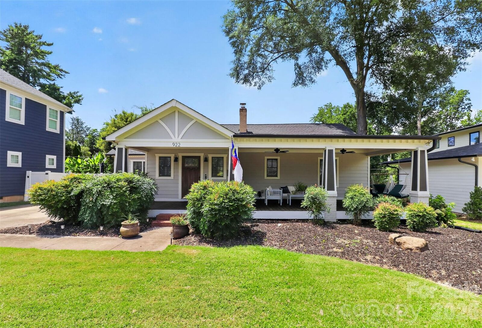 Property Photo: 922 Drummond Avenue NC 28205