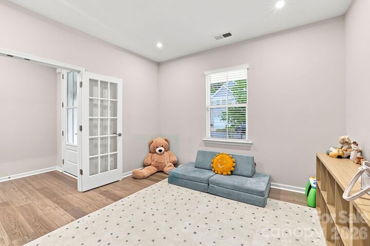 Property Photo: 8226 Franklin Trail Street NC 28227