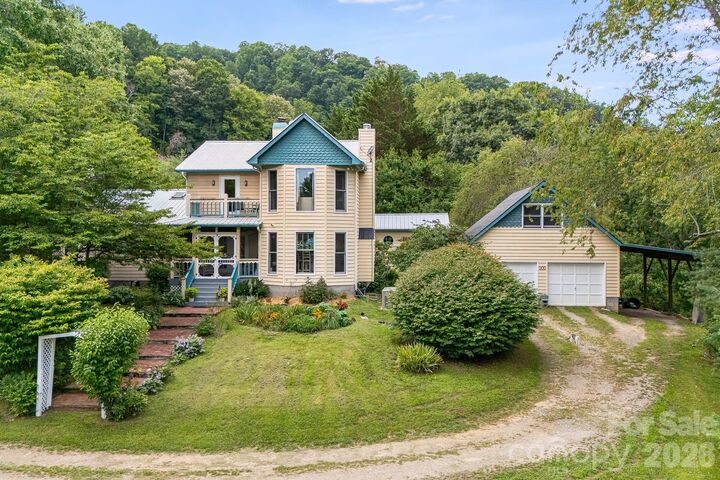Property Photo: 200 Black Hawk Trail NC 28785