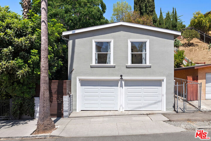 Property Photo: 1428 El Paso Dr CA 90065