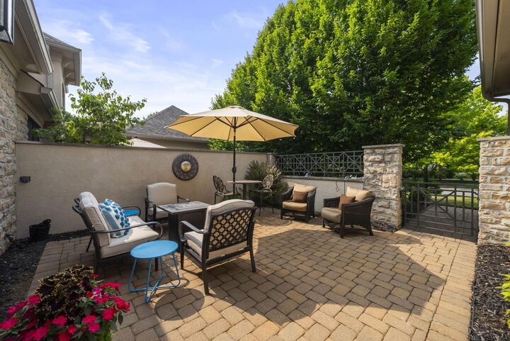 Property Photo: 4922 Stonehaven Drive OH 43220