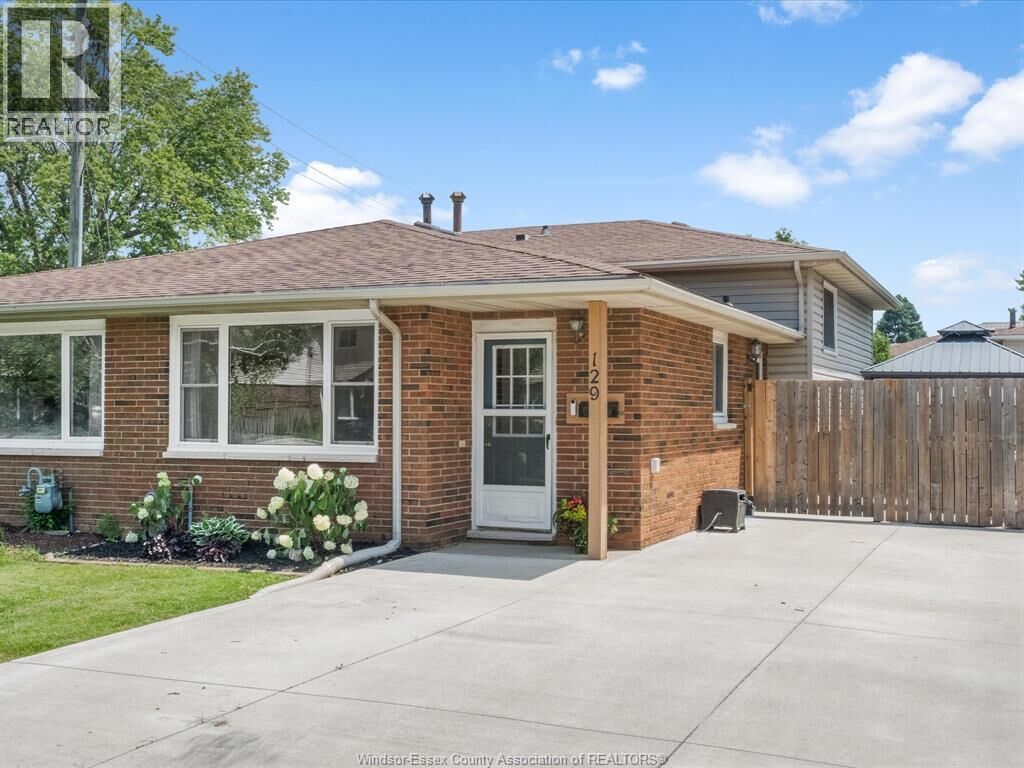 Property Photo: 129 Lansdowne Avenue ON N9Y 1S4