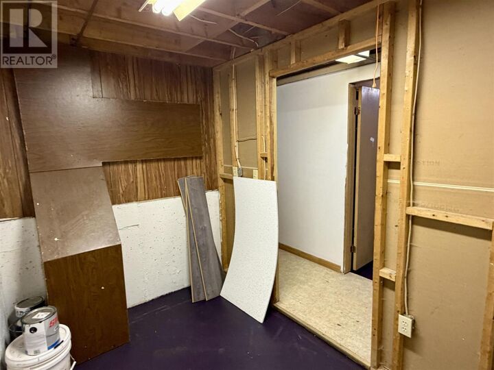 Property Photo: 21 Laprarie Cres ON P5A 3B7