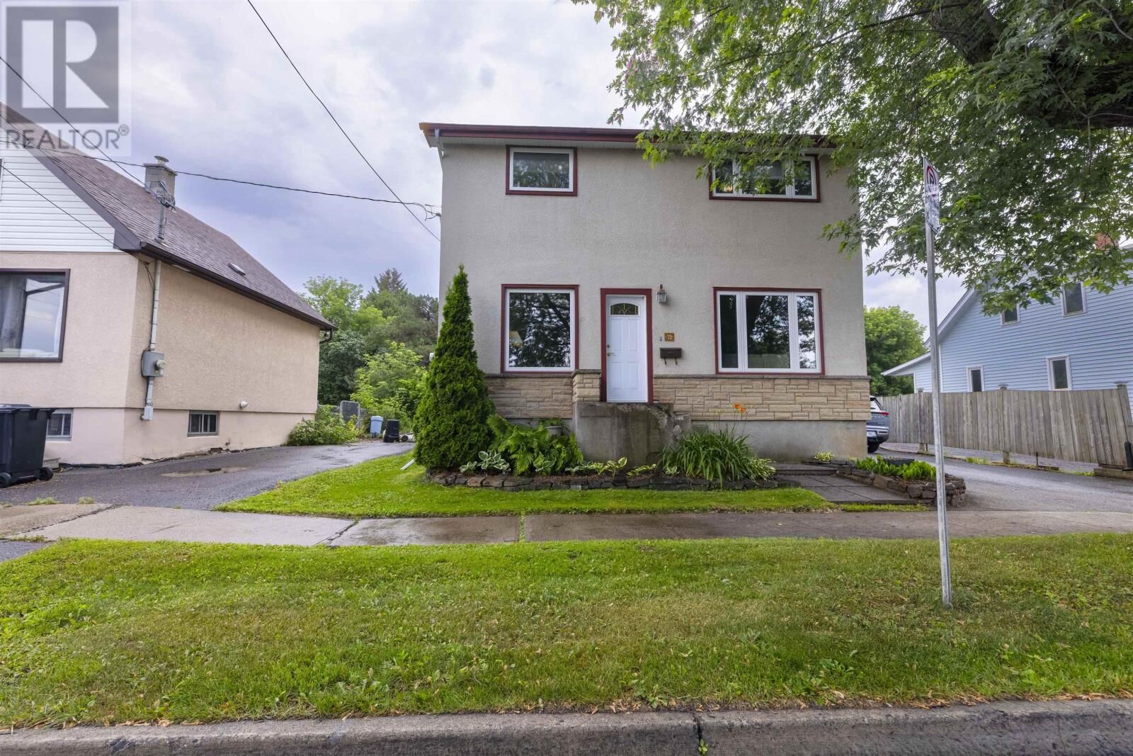Property Photo: 79 Algonquin Ave S ON P7B 4S7