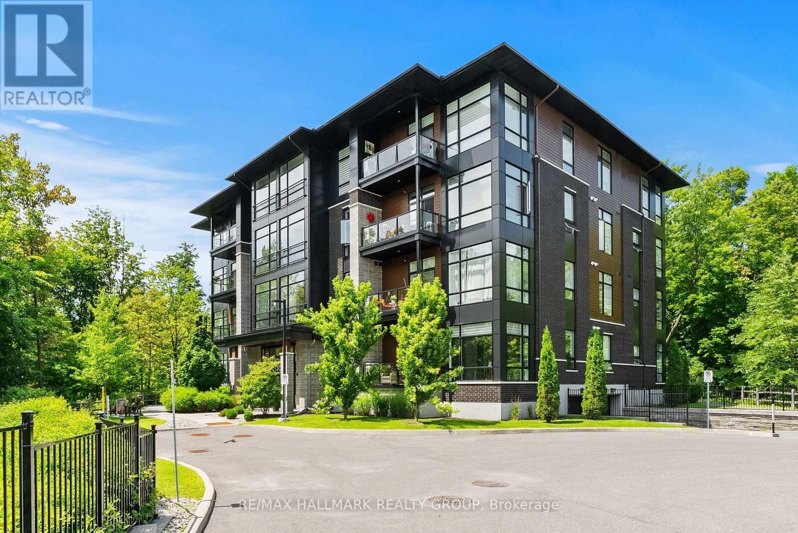 Property Photo: 120 Cortile Private 101 ON K1V 2S8