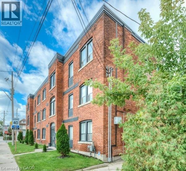 Property Photo: 81 Gibson Avenue 5 ON L8L 6J9