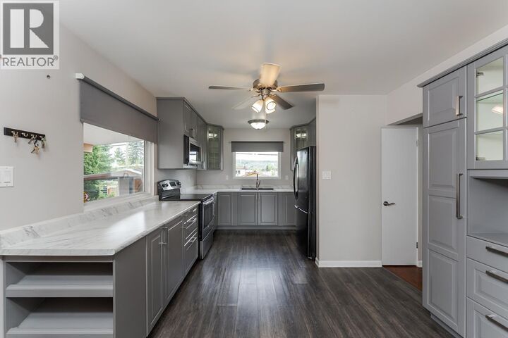 Property Photo: 373 Nicholson Street BC V2M 3L8