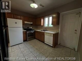 Property Photo: 165 Janette 2nd Floor ON N9A 4Y9