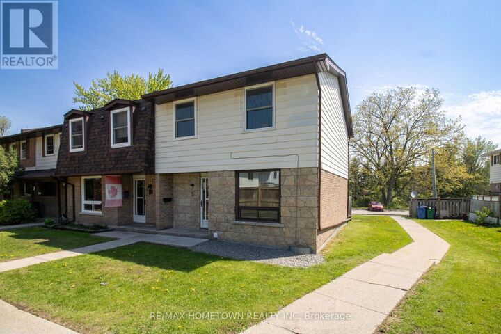 Property Photo: 1293 Vista Drive 5 ON K6V 6G2