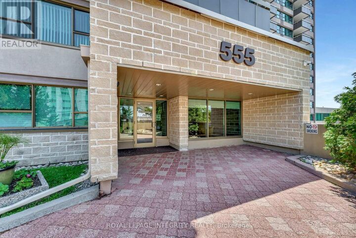 Property Photo:  555 Brittany Drive Ph8  ON K1K 4C5 