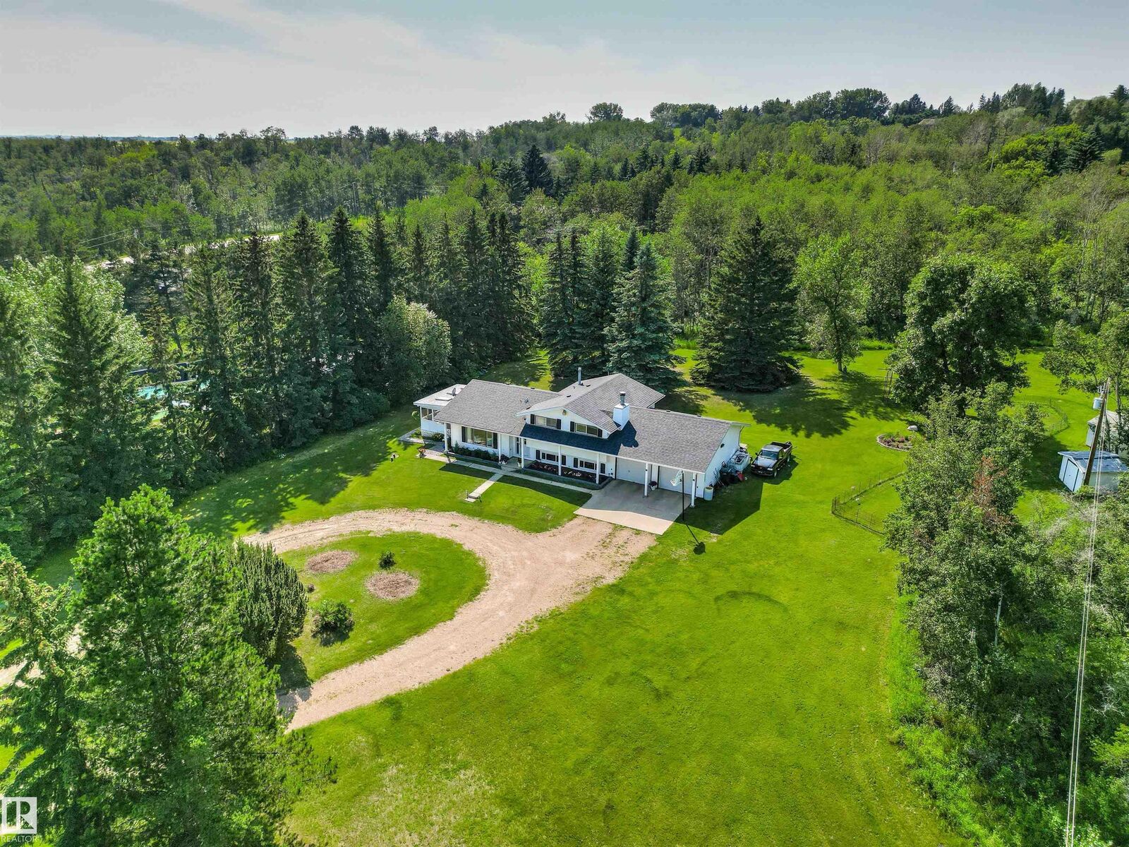 Property Photo: 55312 Rge Road 241 35 AB T8T 1X6