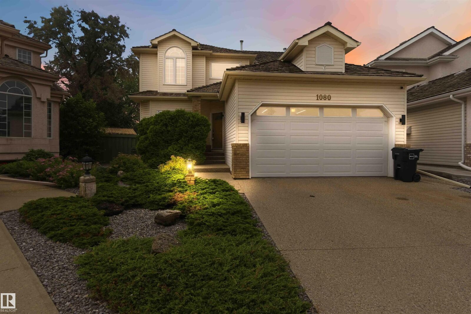 Property Photo: 1080 Wedgewood Boulevard NW AB T6M 2L6
