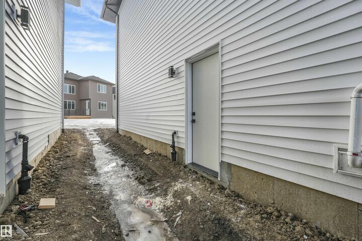 Property Photo: 3507 44 Avenue AB T4X 3G9