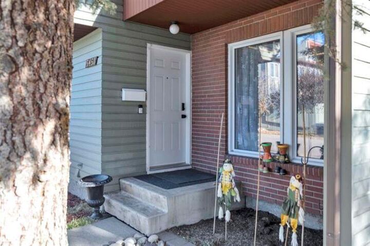 Property Photo: 5451 Hill View Crescent NW AB T6L 1V9
