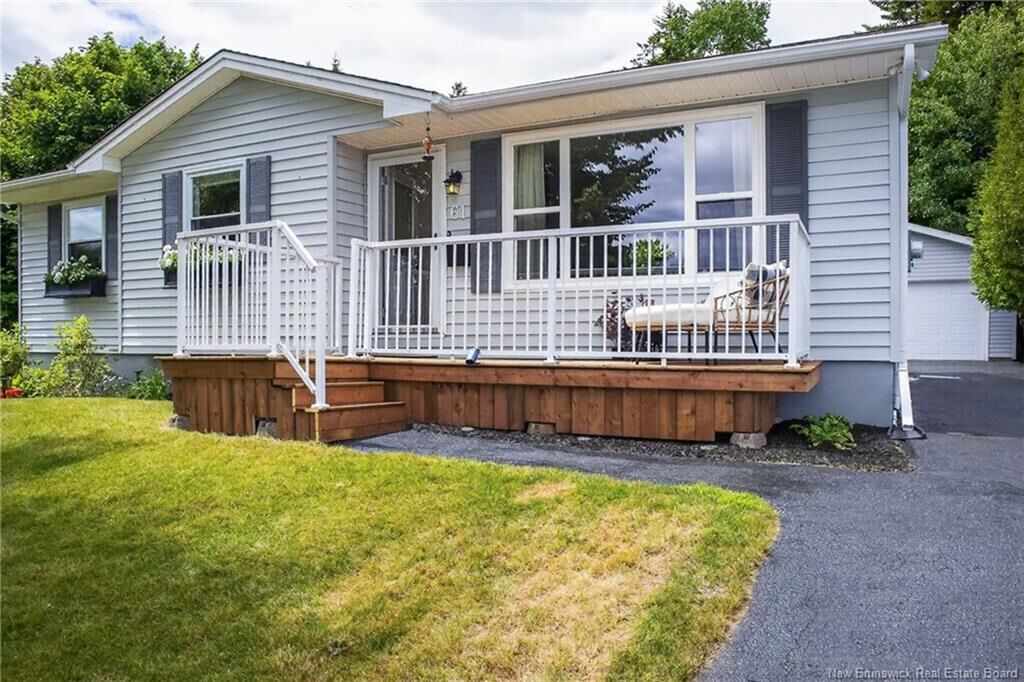 Property Photo:  61 Mountfield Crescent  NB E2M 5R4 