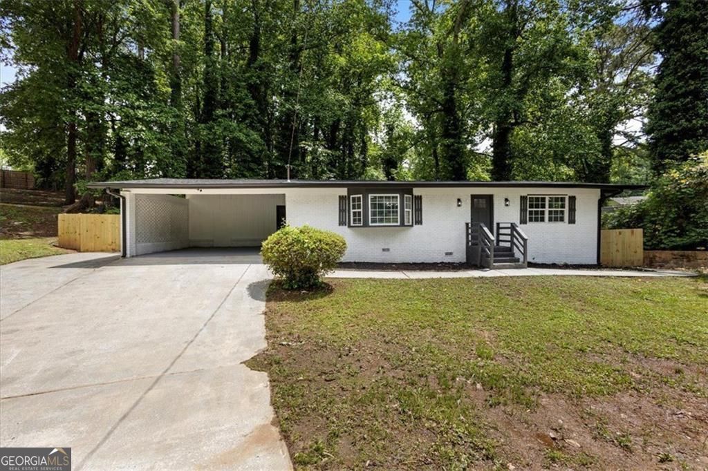 Property Photo: 4720 Shoshonee Trail GA 30349
