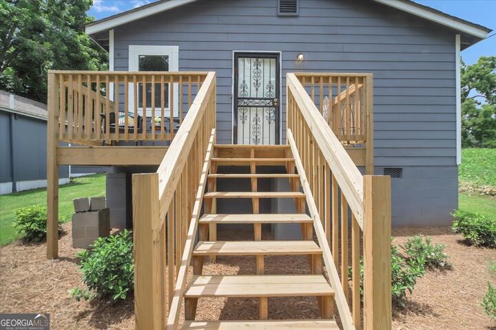 Property Photo:  242 Jackson Street  GA 30204 