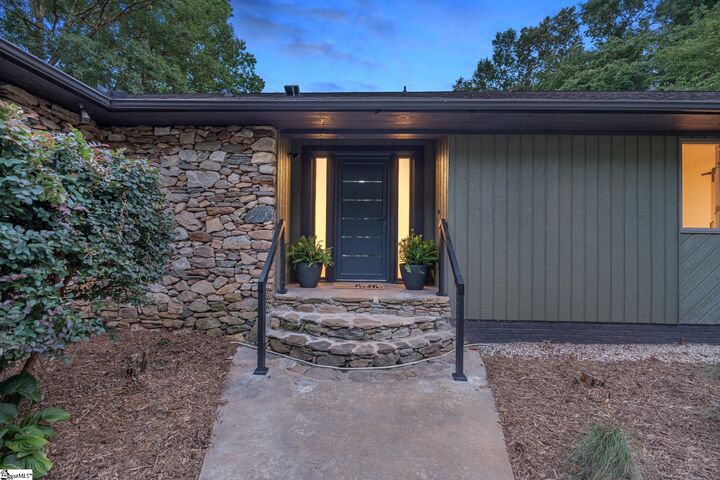 Property Photo: 208 Eastland Drive SC 29651