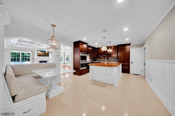 Property Photo:  3 Bromley Ct  NJ 07045 