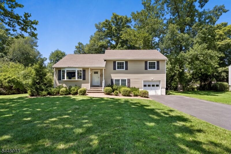 Property Photo:  11 Colonial Way  NJ 07039 