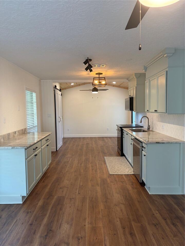 Property Photo: 52 Periwinkle Court TX 77566