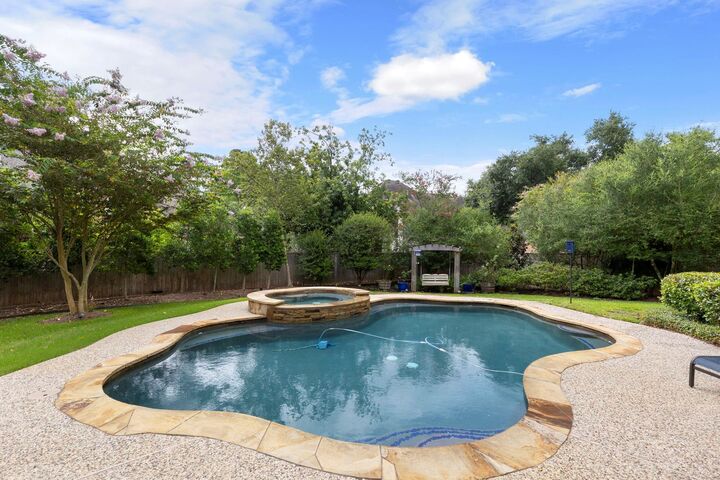 Property Photo:  2 Snow Pond Place  TX 77382 